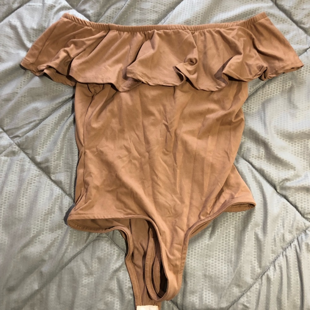 Off-the-shoukder body suit